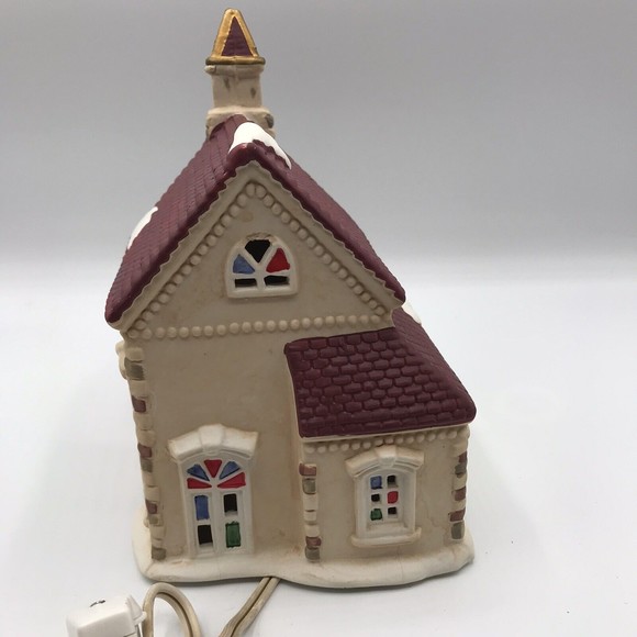 Vintage Christmas Valley 1992 Collector’s Series Lighted Village Church … - Picture 8 of 16